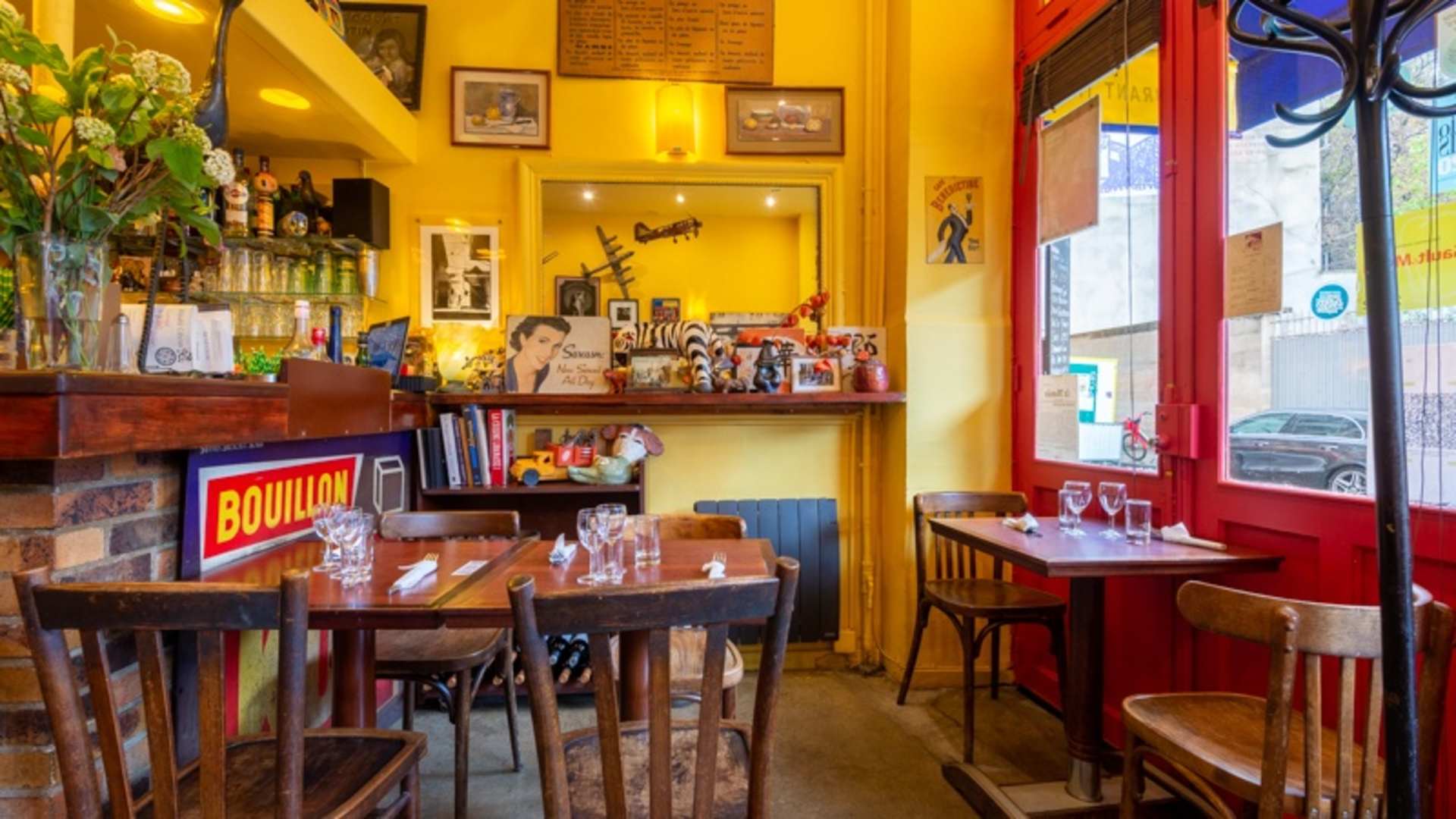 La salle du Savannah Café dressée pour un événement privé